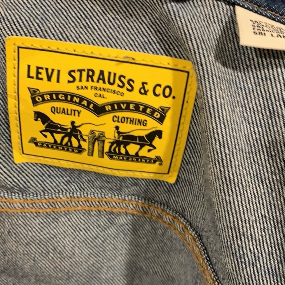 RARE LEVIS JEAN JACKET SNOOPY EDITION. SIZE MEDIUM - Picture 4 of 6